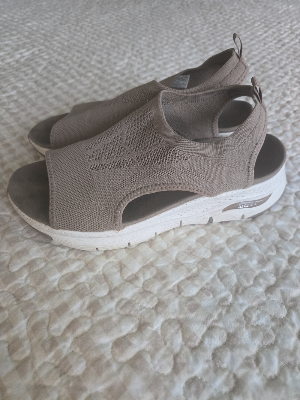 Skechers Arch Fit City Catch Knit  Sandals, Taupe, Comfort, Walking, Size 8